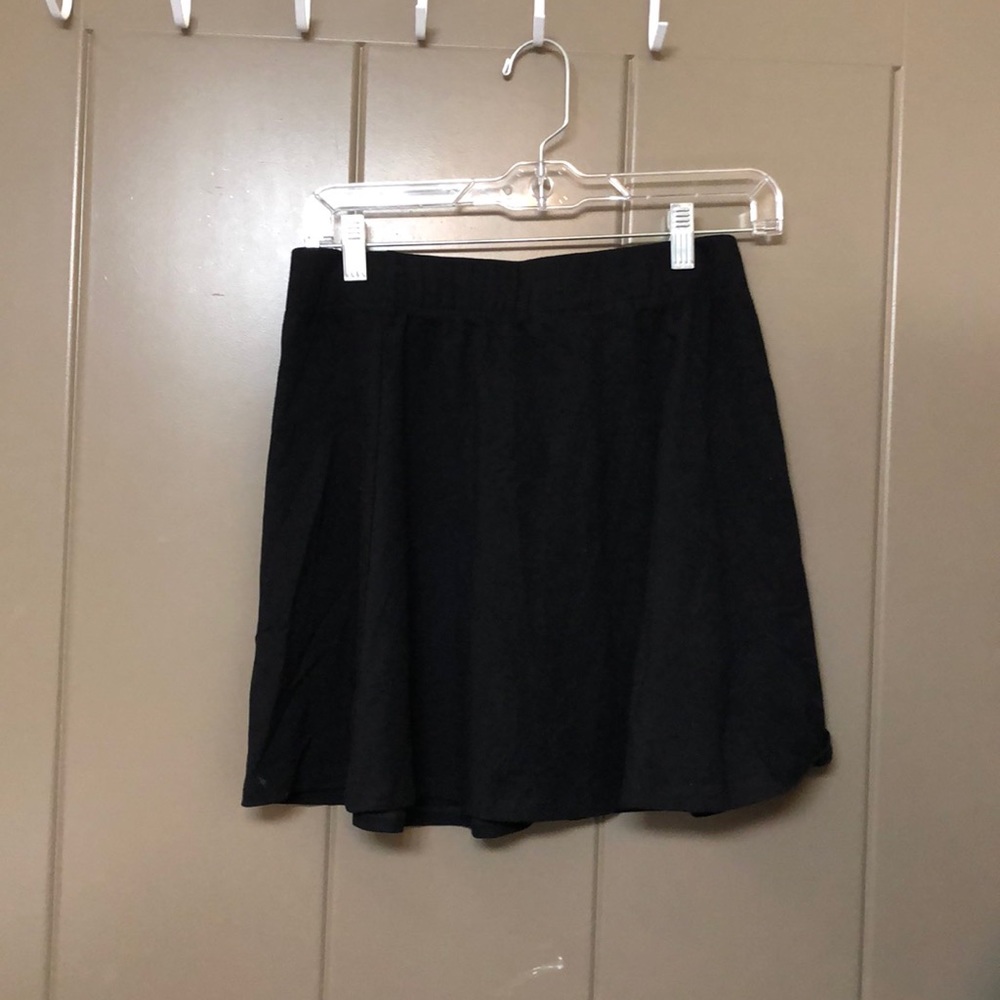 Black skater skirt